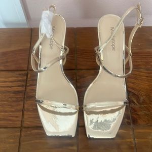 Modatope women’s open toe sandal. Never worn.
